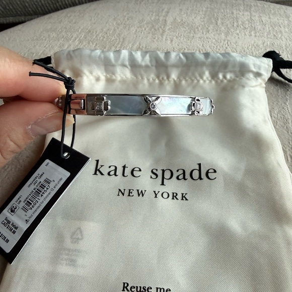 NWT Kate Spade Heritage Bloom Clasp Bangle - Picture 2 of 8